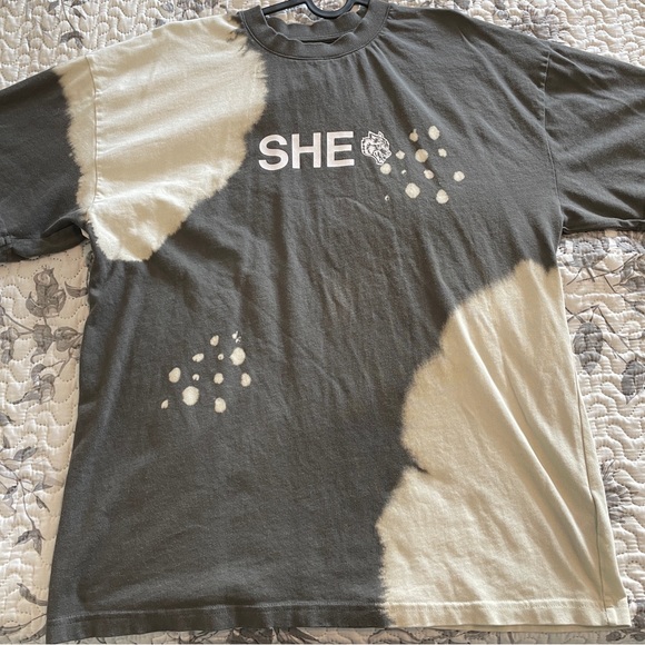 Darc Sport Her Grit V2 "Pump Cover" Tee in Wolf Gray Acid Wash (S) - Picture 1 of 3